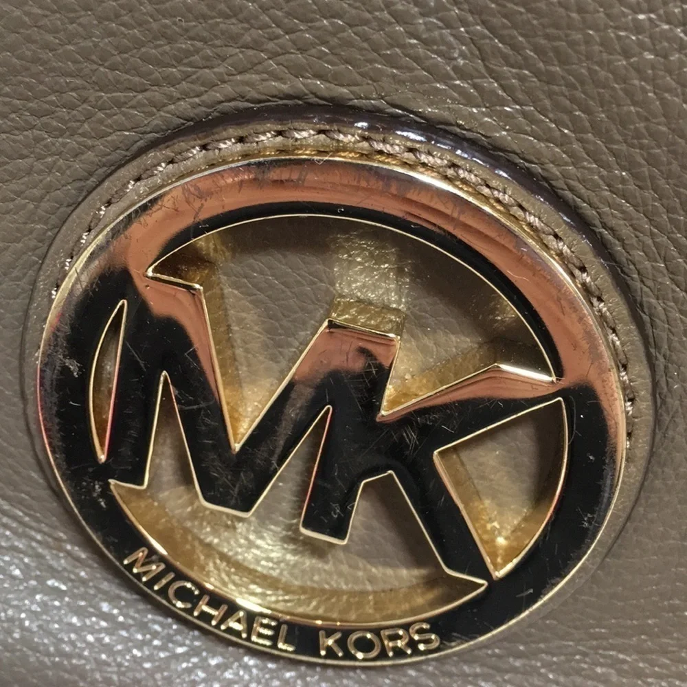 Michael Kors Fulton Wristlet